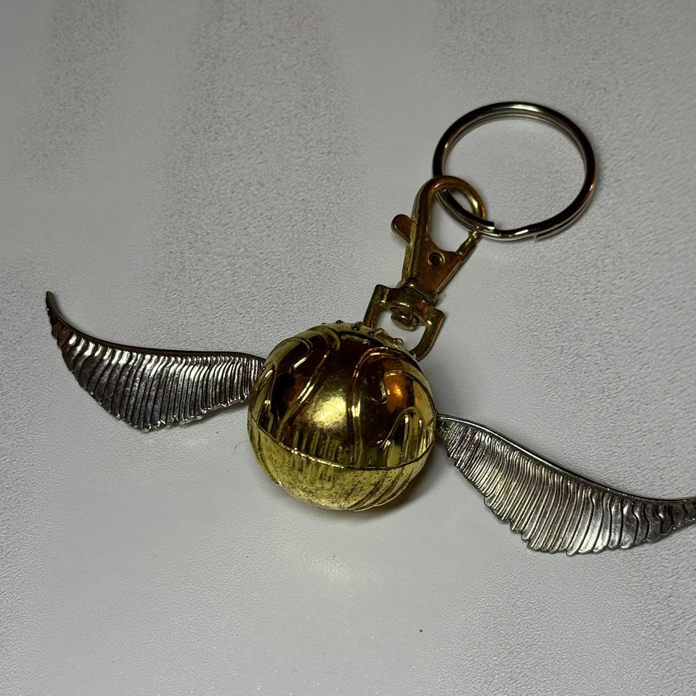 Harry Potter‎ Golden Snitch Keychain Clip-On Charm Collectible Wizarding World